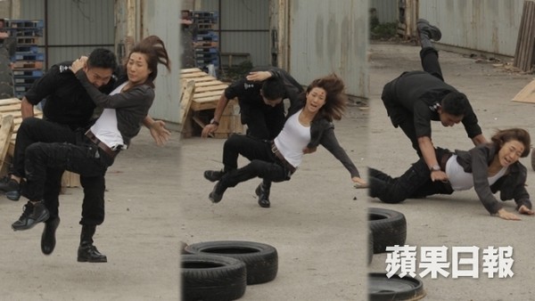 Tai nạn kỳ khôi trên phim trường vì khỏa thân, khóc lóc - 8