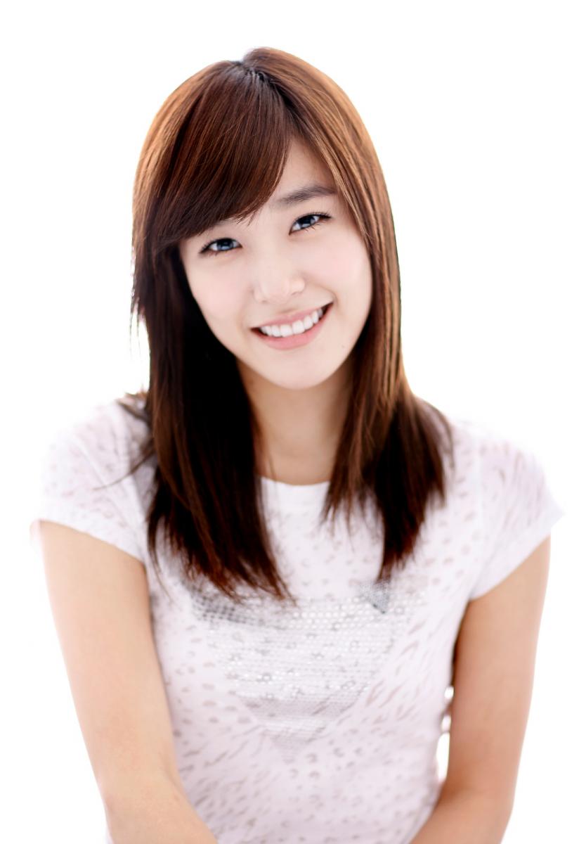 Tiffany &#40;SNSD&#41; khoe lưng trần và hình xăm ở vòng 1 - 8