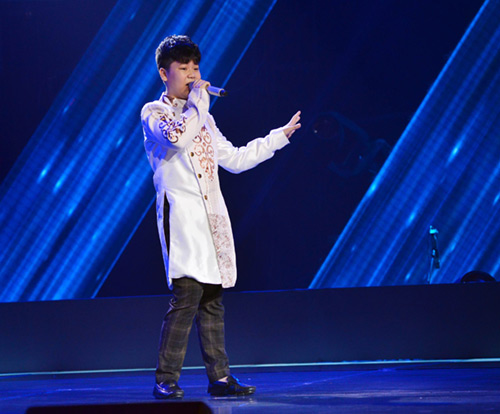 Cậu bé 13 tuổi hát hit Sơn Tùng gây sốt The Voice Kids - 1