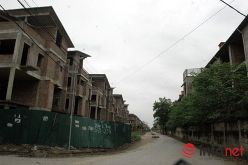 Biệt thự chưa người ở đã “hóa" nhà cổ giữa HN - 2