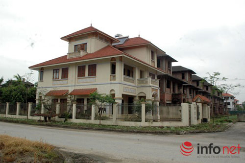 Biệt thự chưa người ở đã “hóa" nhà cổ giữa HN - 4