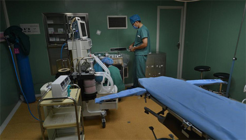 Cận cảnh ca nâng ngực của một người mẫu Trung Quốc - 7