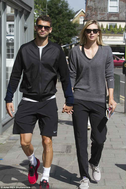 Tin HOT 26/7: Dimitrov xác nhận chia tay Sharapova - 1