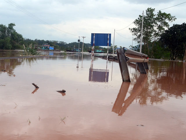 Quảng Ninh: 3 mẹ con bị nhấn chìm trong mưa lũ lịch sử - 4