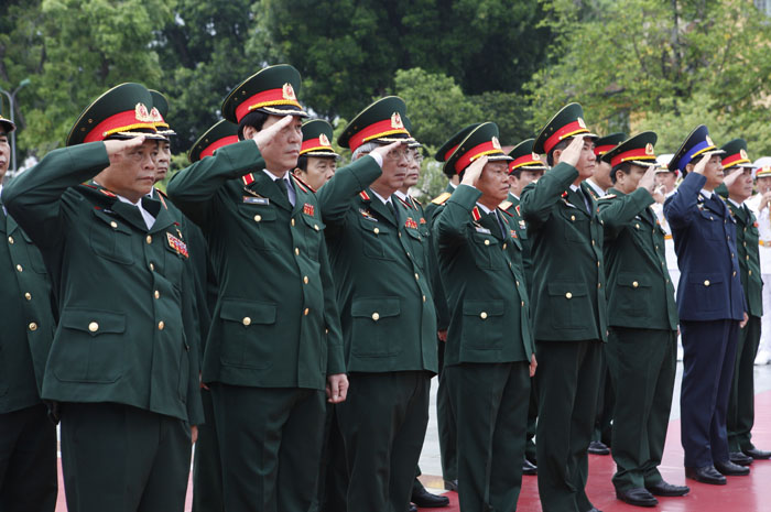 Lãnh đạo Đảng, Nhà nước dâng hương tưởng niệm anh hùng liệt sĩ - 4