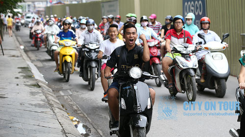 Man City đưa ảnh fan Việt vi phạm luật giao thông - 1