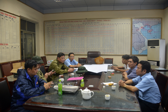 Mưa lớn trút xuống Quảng Ninh gây sạt đồi, gãy cầu - 4