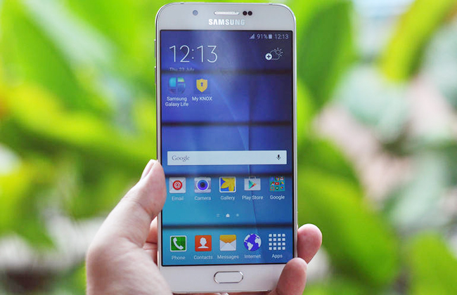 Samsung Galaxy A8 được nhắc đến là chiếc smartphone mỏng nhất từ trước tới nay của nhà sản xuất Hàn Quốc, với độ mỏng là 5,9mm.