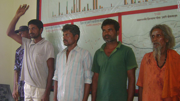 Nepal: Dùng rìu cắt cổ cậu bé để “trừ ma” - 2