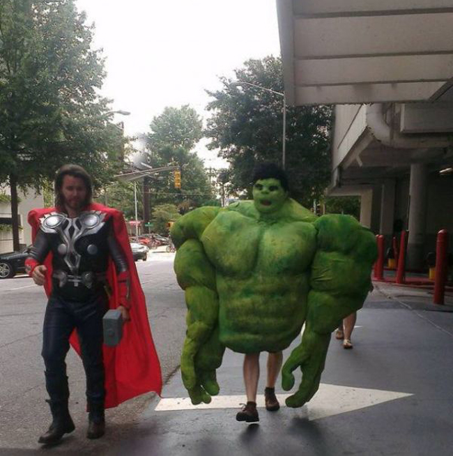 Hulk biến hình chưa hoàn thiện đây mà.
