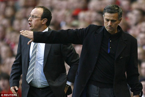 "Đanh đá" như Mourinho: Đôi co với cả vợ Benitez - 1