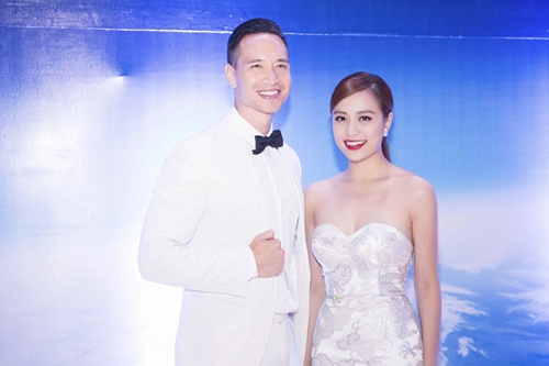 Hoàng Thùy Linh khoe triệt để 3 vòng gợi cảm - 7