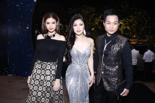 Hoàng Thùy Linh khoe triệt để 3 vòng gợi cảm - 6