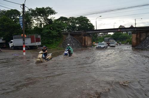 Hà Nội còn 23 điểm “đen” có nguy cơ ngập lụt khi mưa lớn - 1