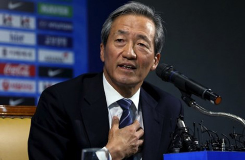 Ứng viên ghế chủ tịch FIFA: Đừng đùa với ông Chung - 1