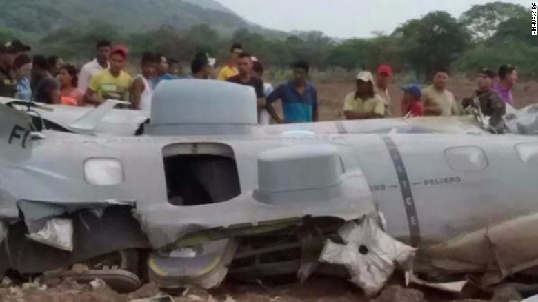 Colombia: Rơi máy bay quân sự, 11 người thiệt mạng - 1