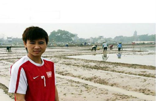 Sau Lương ‘dị’, bóng đá Việt Nam có thêm… Dung ‘dị’ - 1
