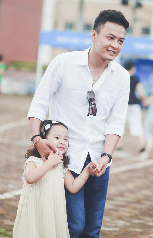 Mỹ nam "Cầu vồng tình yêu" tình cảm bên vợ con - 4