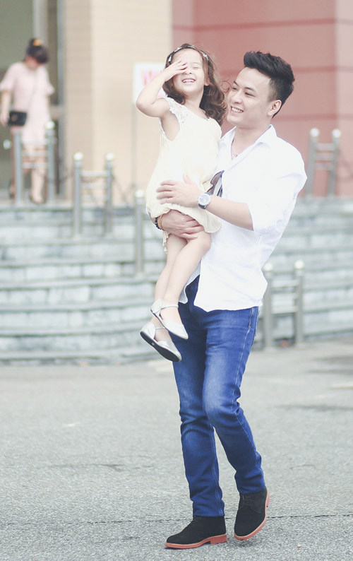 Mỹ nam "Cầu vồng tình yêu" tình cảm bên vợ con - 8