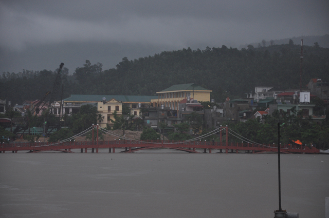 Quảng Ninh: Mưa lớn, tràn đập, nhiều nơi chìm trong biển nước - 11