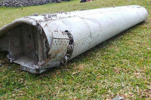 Tìm thấy mảnh vỡ thứ hai nghi là của MH370 - 1