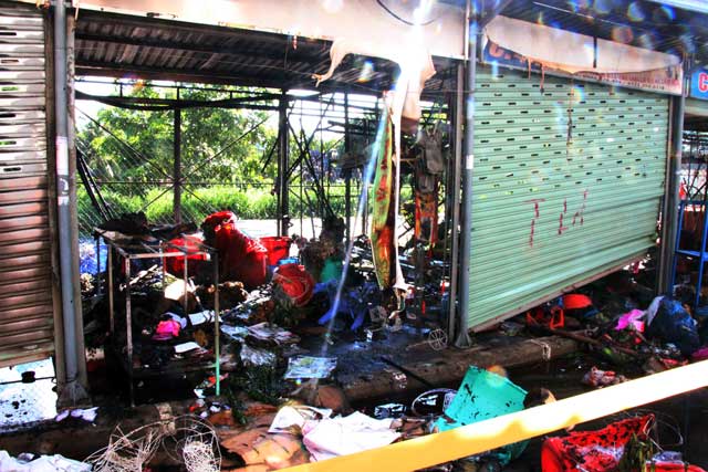 TP.HCM: Cháy chợ Nông sản Thủ Đức - 2