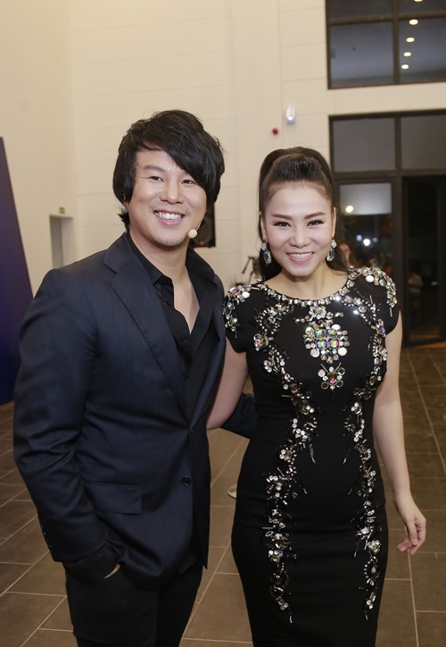 Vợ Thanh Bùi khéo che bụng trước nghi vấn mang bầu - 2