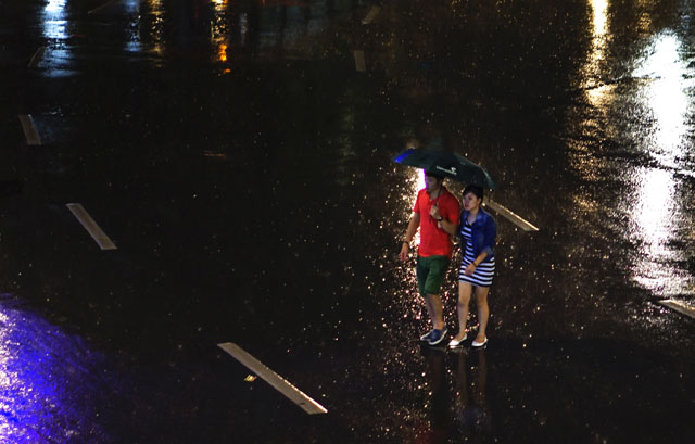 Hà Nội: Nao lòng những đêm mưa tháng 8 - 3