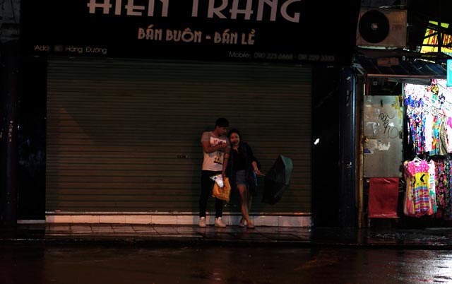 Hà Nội: Nao lòng những đêm mưa tháng 8 - 4