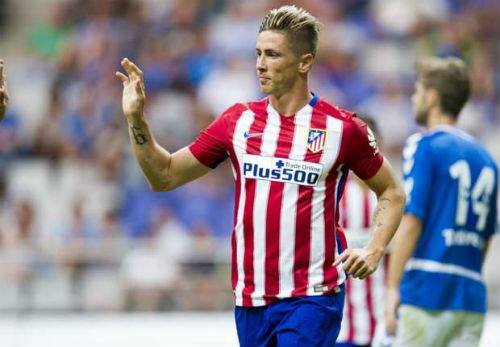 Tin HOT tối 4/8: Iniesta được trao băng đội trưởng - 2