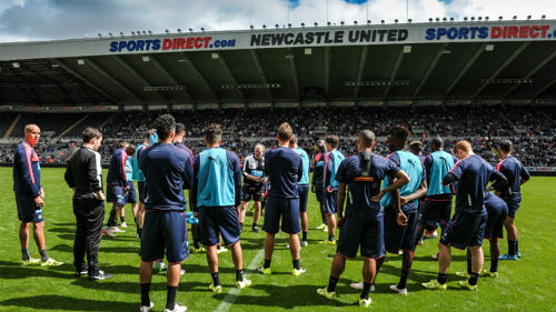 Premier League còn 3 ngày: Beckham bất ngờ khoác áo số 7 MU - 3