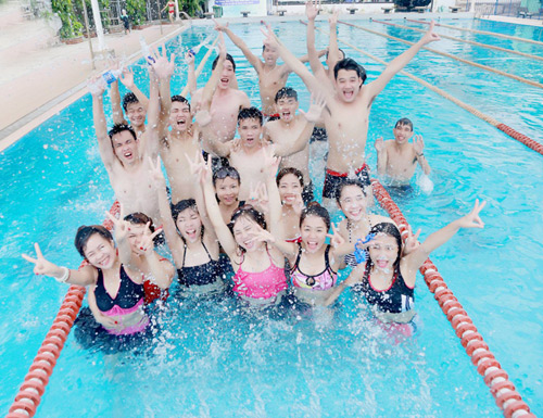 Sinh viên Thủy lợi táo bạo mặc bikini chụp ảnh kỷ yếu - 8