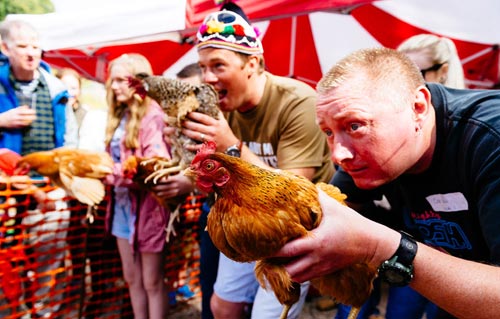 Cuộc thi gà chạy nước rút độc nhất vô nhị ở Anh - 4