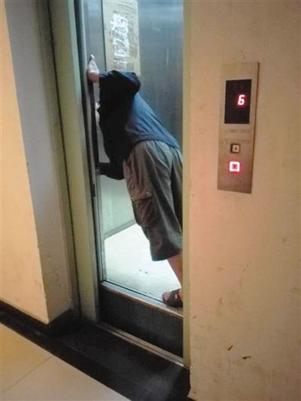 Lại sự cố thang máy rơi tự do ở Trung Quốc - 1