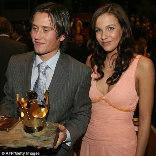 Dàn WAG Premier League 2015/16: MU áp đảo - 3