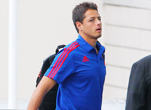 Nóng cùng vòng 1 NHA: Mourinho nhận "quà đặc biệt" - 2