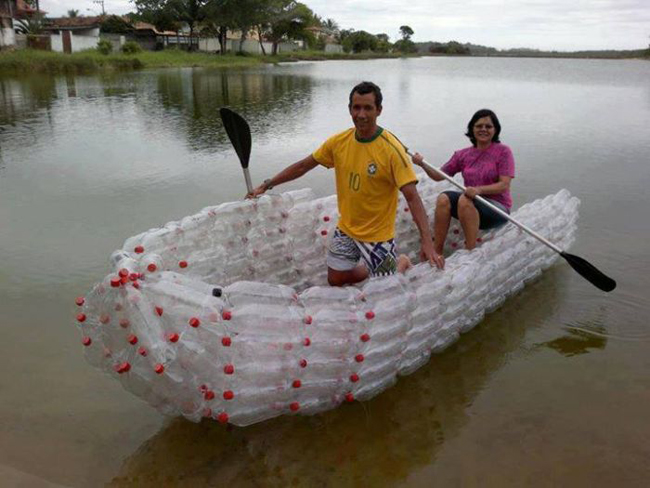 Du hí trên chiếc "du thuyền" siêu độc.
