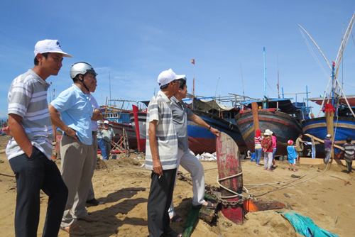 Triều cường hung hãn vùi lấp nhiều tàu cá ở Phú Yên - 7