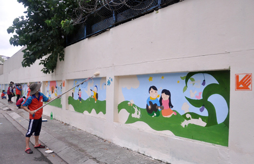 “Ăn khế trả vàng” xuất hiện trên đường phố TP.HCM - 6