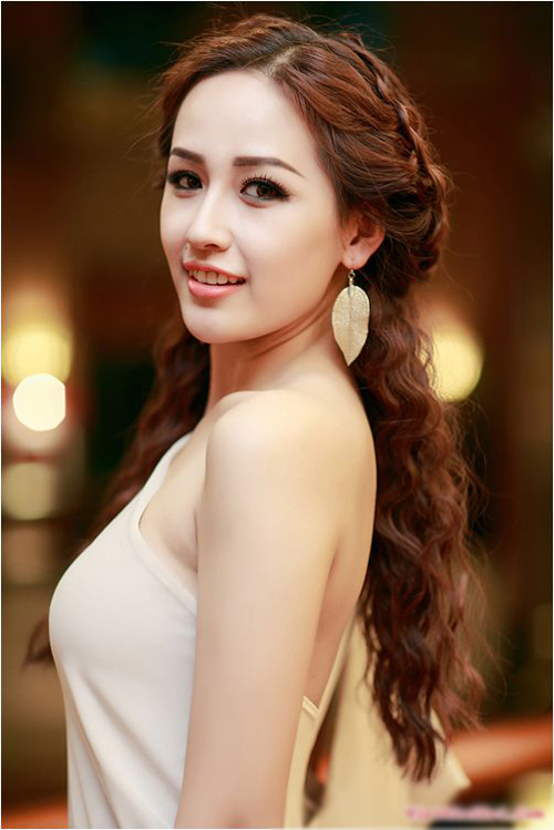 &#34;Bắt lỗi&#34; trang điểm của các hoa hậu Việt - 1