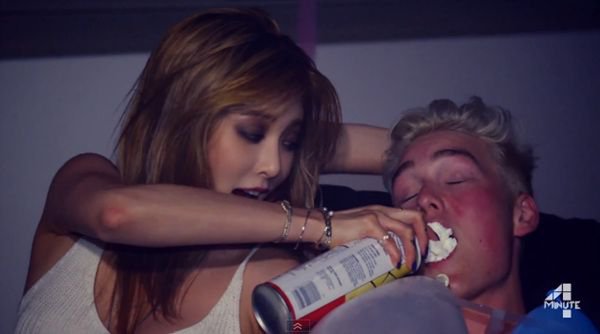 HyunA tung clip chứng minh đẳng cấp nữ hoàng sexy - 9