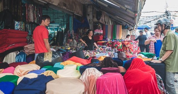 Chợ Soái Kình Lâm: Thiên đường của vải - 10