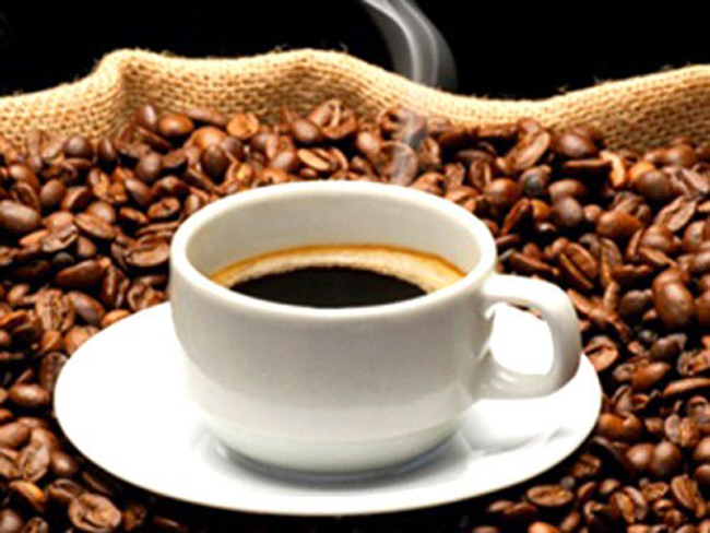 1. Uống cà phê để giấc ngủ trưa ngon: Một nghiên cứu tại Nhật Bản cho thấy những người tiêu thụ 200 mg cafein (có trong từ 1 đến 2 ly cà phê) và sau đó đi ngủ trưa ngay khoảng 20 phút, khi tỉnh dậy sẽ tỉnh táo và thực hiện các bài kiểm tra trên máy tính tốt hơn những người không uống cà phê.
