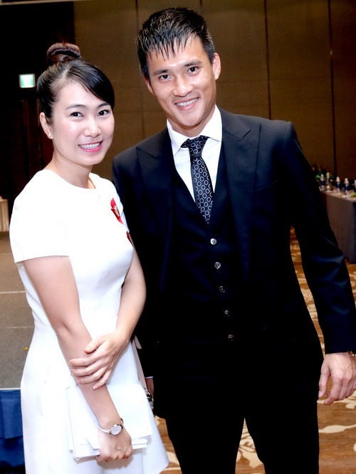 Công Vinh lịch lãm bên MC Thanh Thảo Hugo - 3