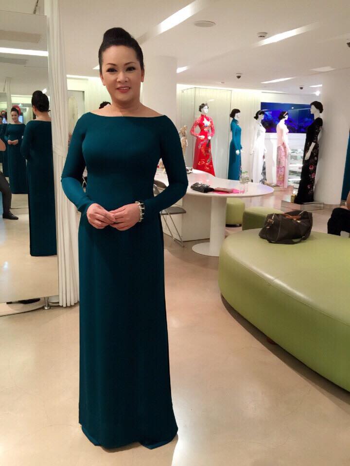 Như Quỳnh mất 3 ngày chuẩn bị áo dài khi về nước - 4