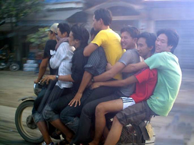 Chạy nhanh còn về chở thêm chuyến nữa.
