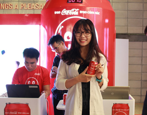 Coca-Cola trình làng bộ sưu tập sticker "chính chủ" đầu tiên - 4