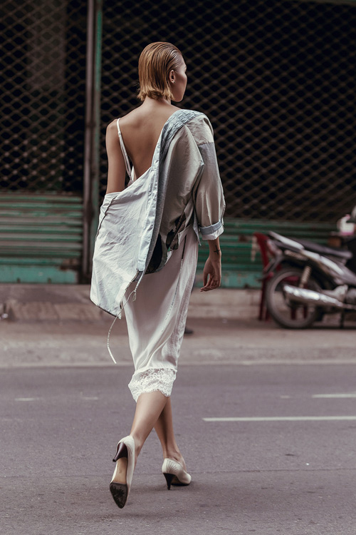 Siêu mẫu Minh Triệu duyên dáng trong chiếc váy mỏng - 1