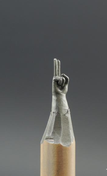 Kinh ngạc điêu khắc tí hon từ đầu bút chì - 7