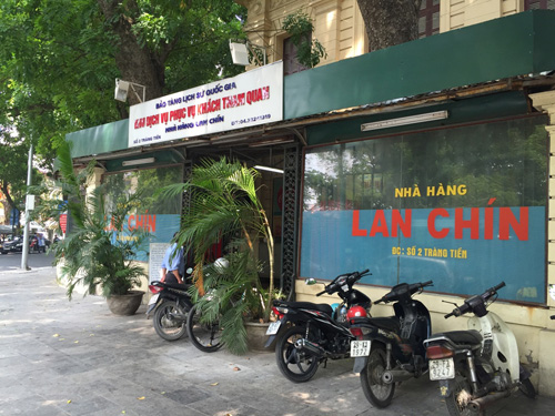 Bia hơi, phở bò “bủa vây” Bảo tàng Lịch sử Quốc gia - 3